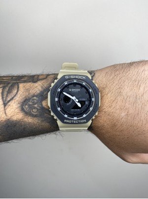 G-SHOCK GA-2100 48MM BEGE COM PRETO